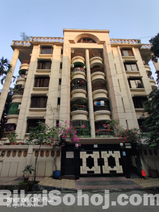 3BHK Exclusive Fully-furnished flat Rent @ Gulshan-1